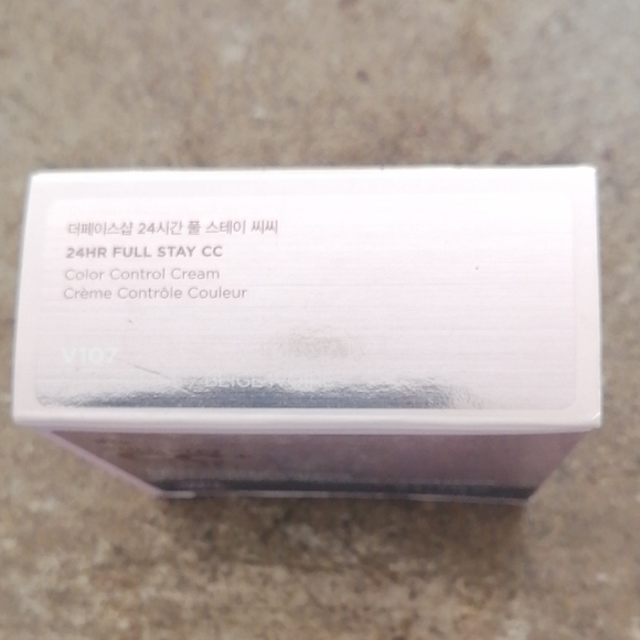 Full Stay CC 24HR Foundation - Cream - Picture 2 of 7